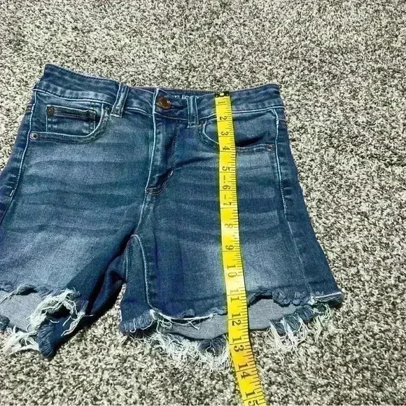 American Eagle Hi Rise Shortie Next Level Stretch Jean shorts Size 2 Frayed Hem - Picture 3 of 10